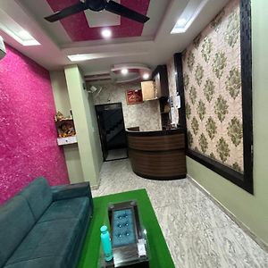 Hotel Lakhdatar Palace
